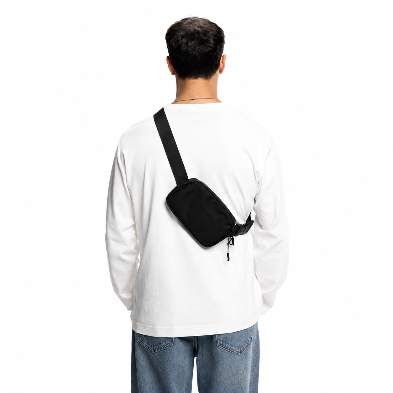 Bauchtasche als Crossbody getragen, Rückansicht